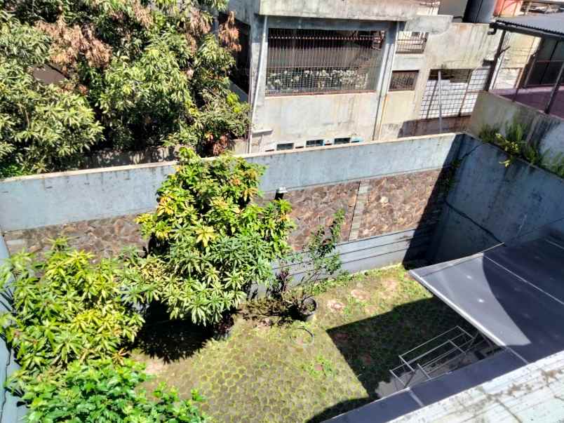 dijual rumah batununggal