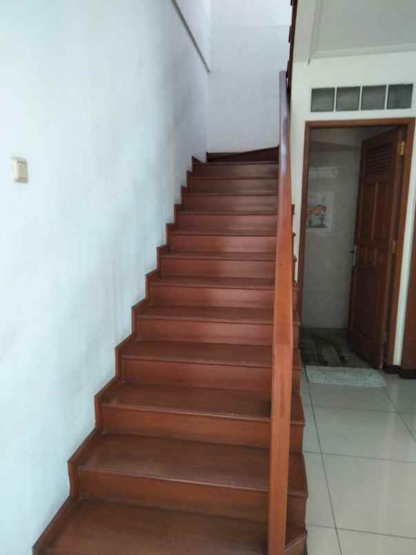 dijual rumah batununggal