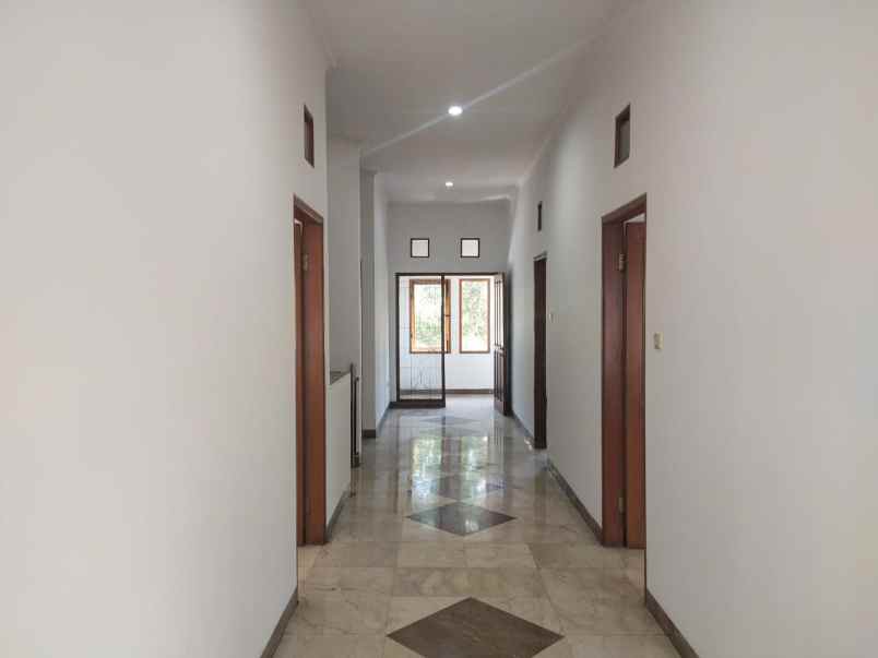 dijual rumah batununggal