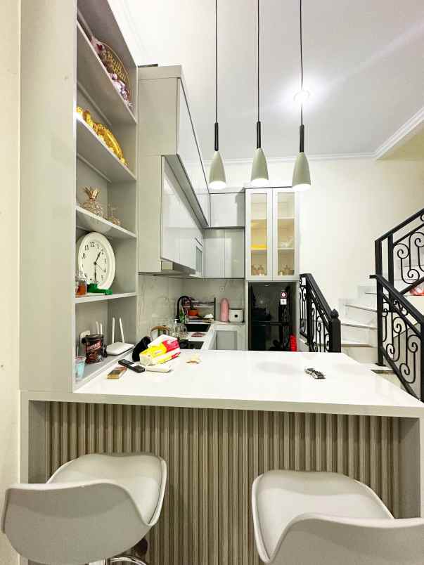 dijual rumah bintara