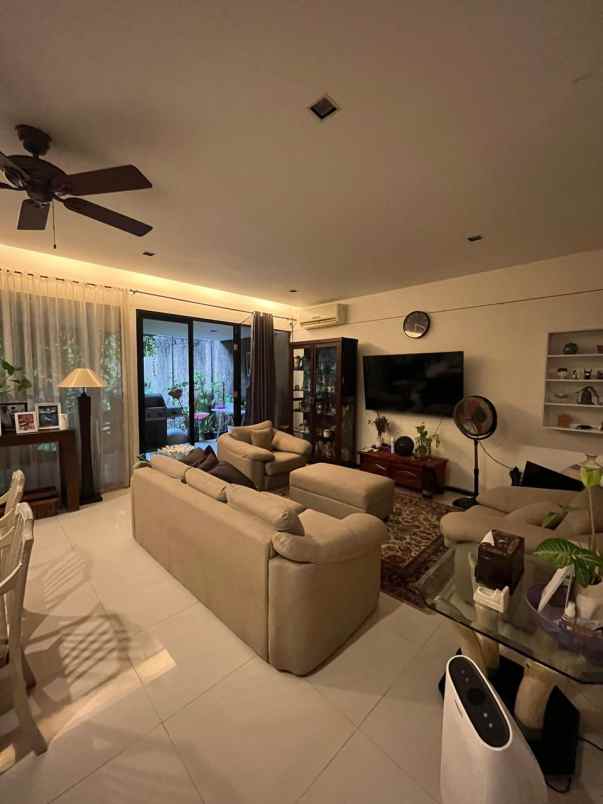 dijual rumah bintaro