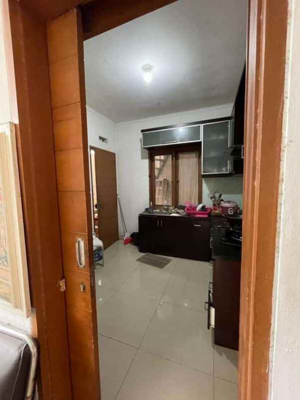 dijual rumah buah batu regency