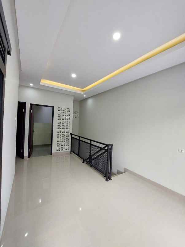 dijual rumah buana gardenia cipondoh