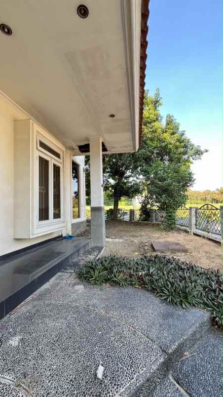 dijual rumah bukit darmo golf