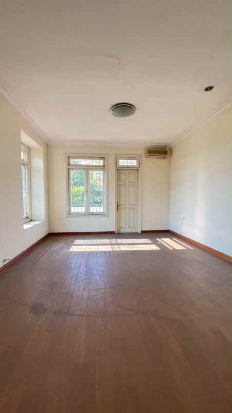 dijual rumah bukit darmo golf