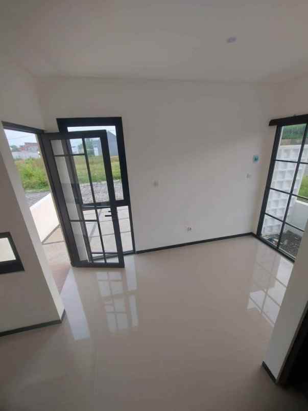 dijual rumah bunton wagir malang