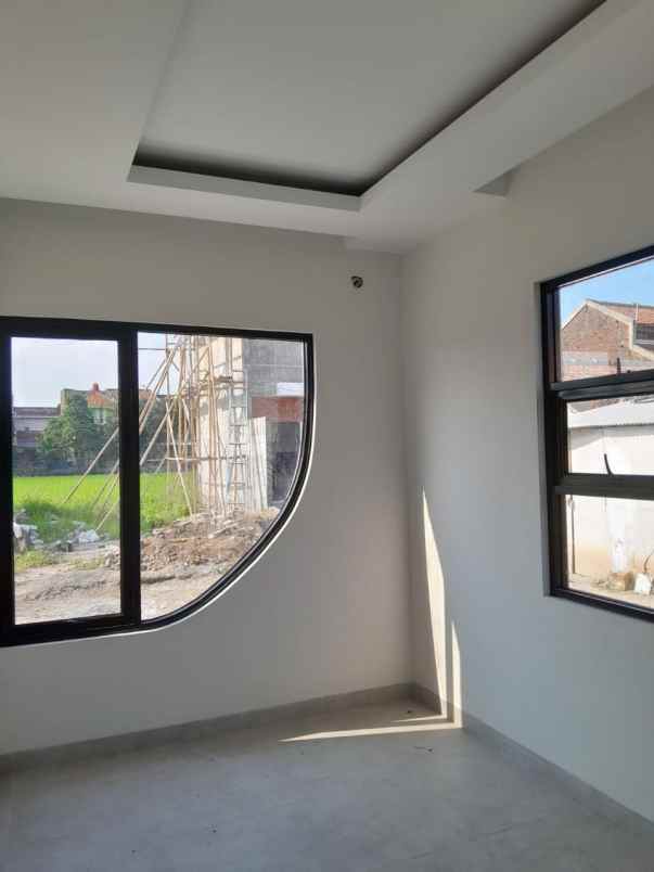 dijual rumah ciganitri