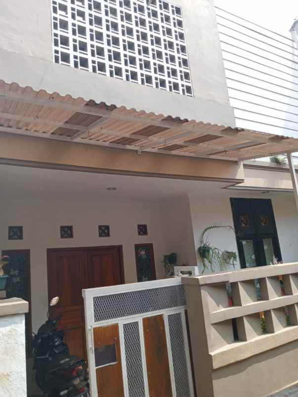 dijual rumah cihanjuang
