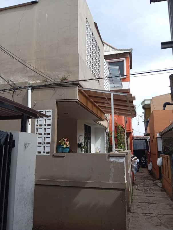 dijual rumah cihanjuang