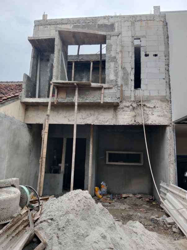 dijual rumah cinangka sawangan depok