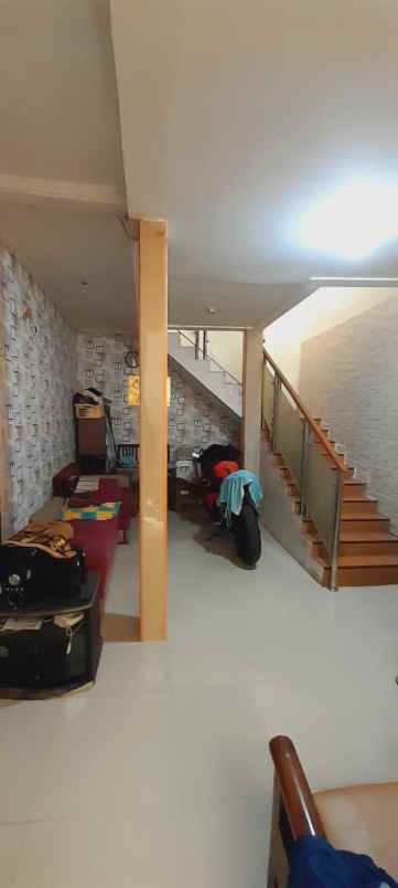 dijual rumah cipageran