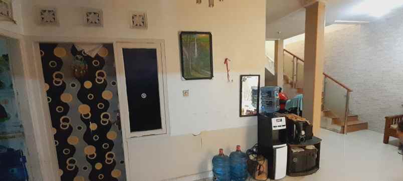 dijual rumah cipageran