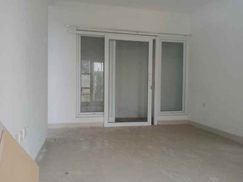 dijual rumah cirendeu