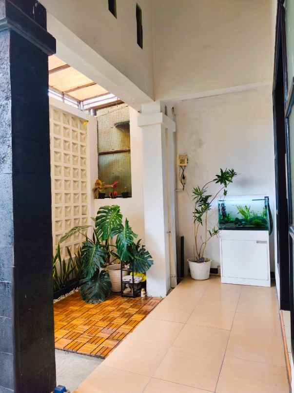 dijual rumah cisangkan