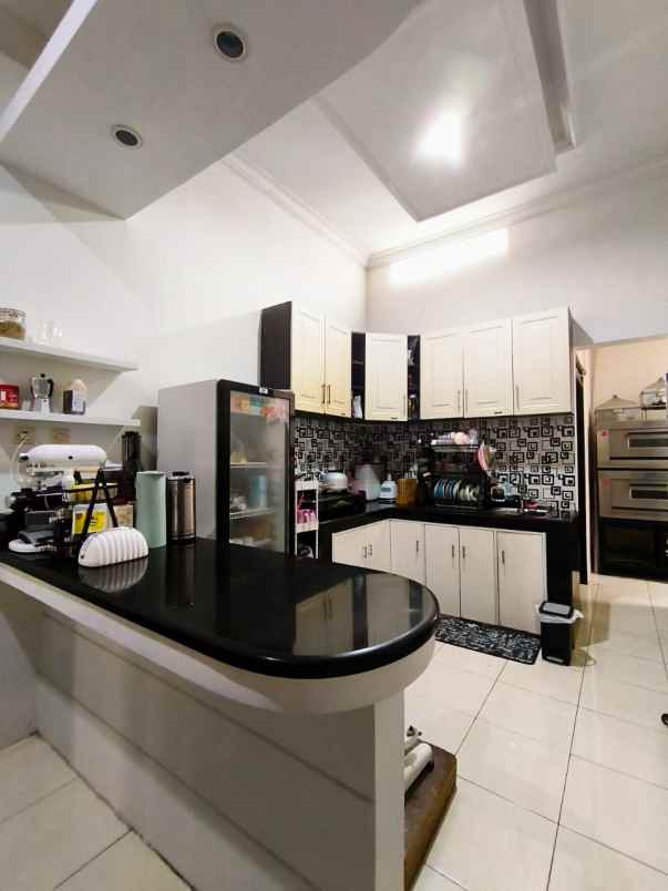 dijual rumah cisangkan