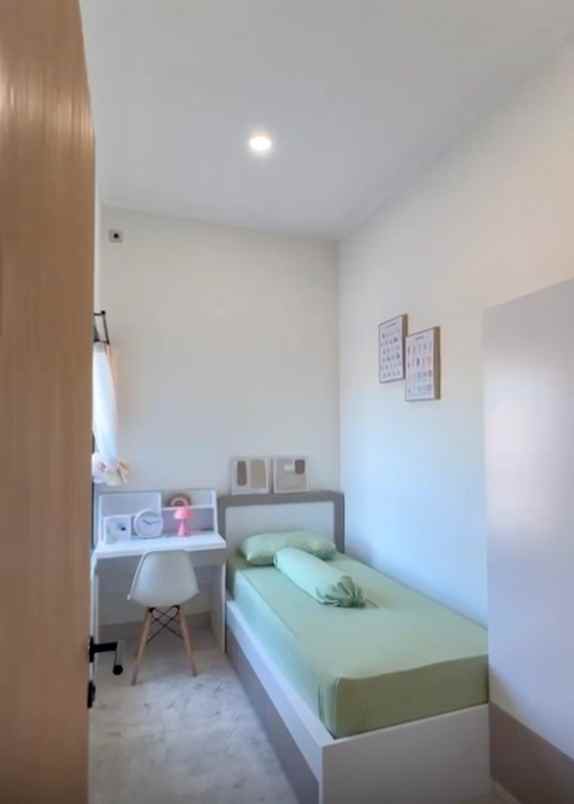 dijual rumah cisaranten