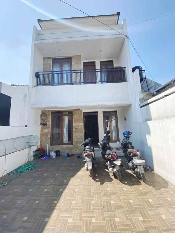 dijual rumah cisaranten kulon