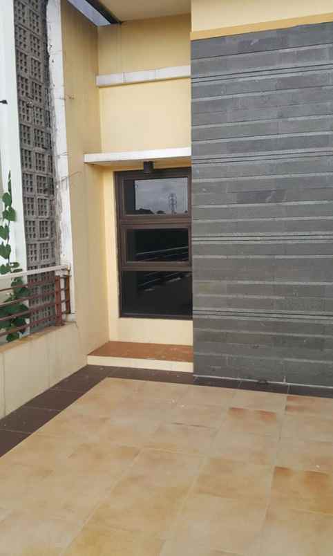 dijual rumah cisaranten kulon