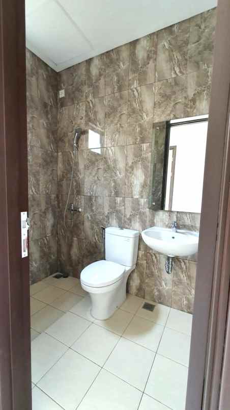 dijual rumah cluster allura lavon swancity