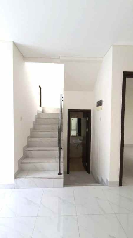 dijual rumah cluster allura lavon swancity