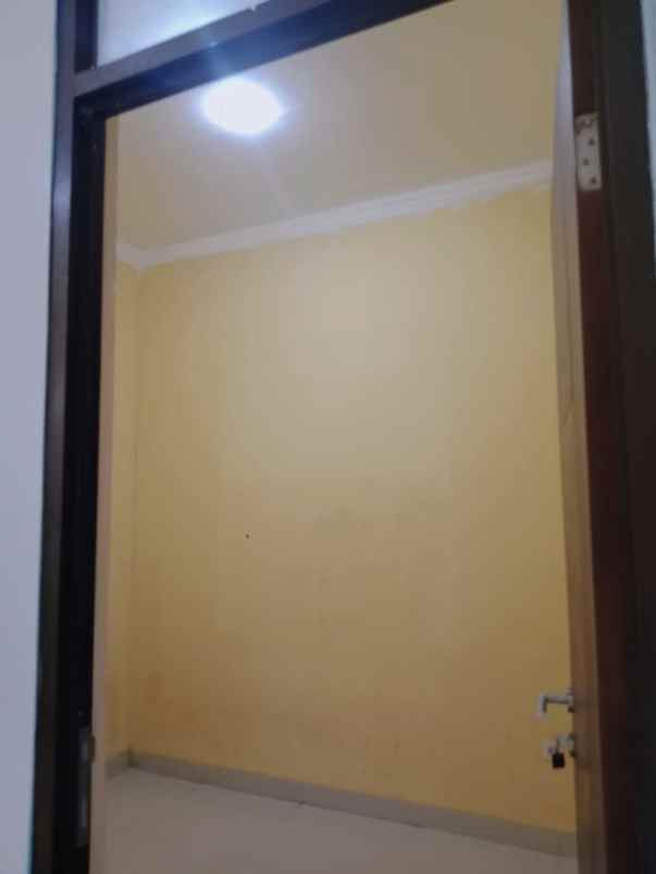 dijual rumah cluster edelweis townhouse