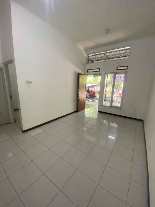 dijual rumah cluster kamayangan