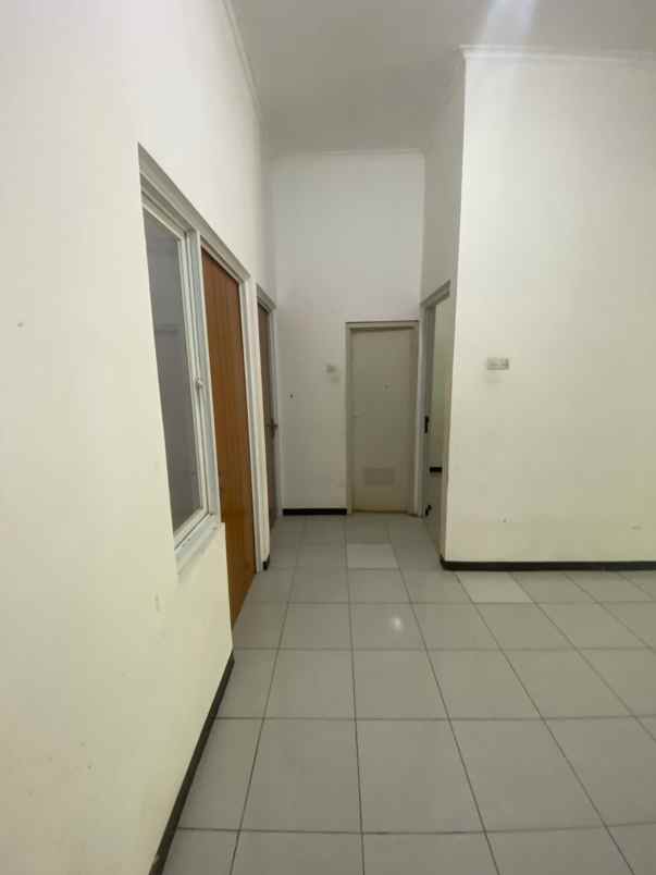 dijual rumah cluster kamayangan