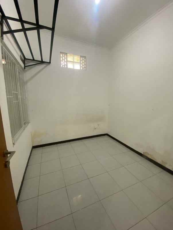 dijual rumah cluster kamayangan