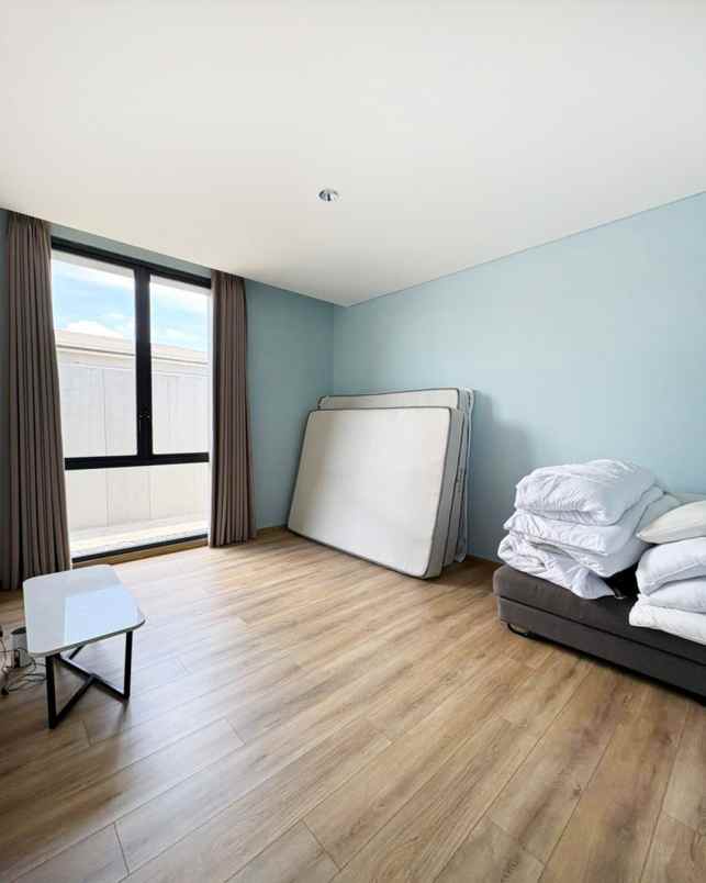 dijual rumah cluster lyndon navapark