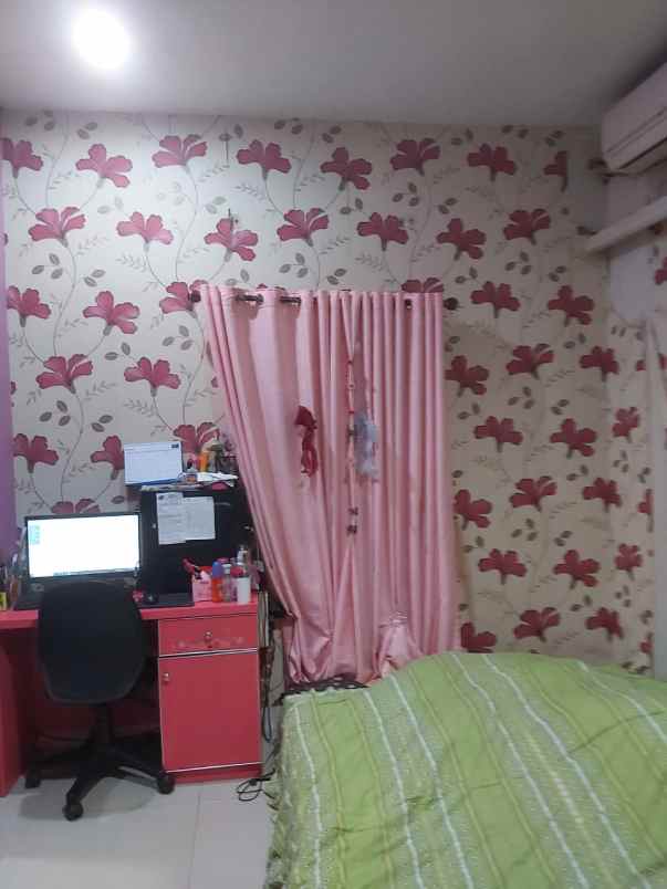 dijual rumah cluster maple summarecon