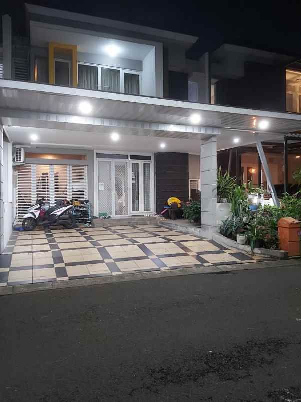 dijual rumah cluster maple summarecon