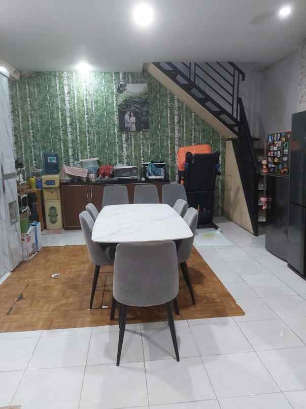 dijual rumah cluster maple summarecon