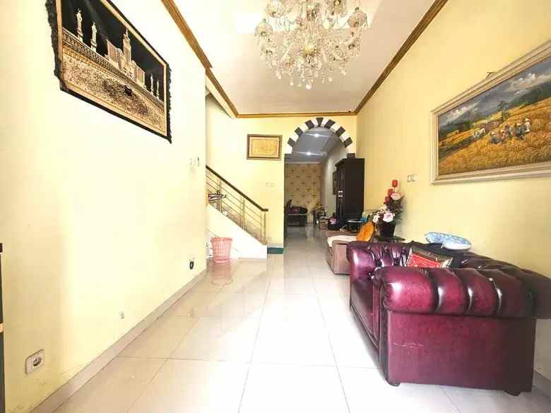 dijual rumah cluster royal residence