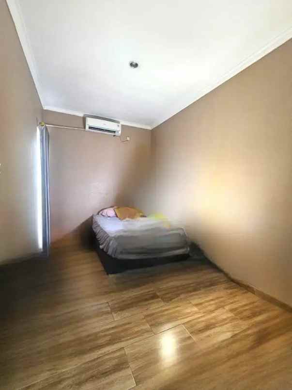 dijual rumah cluster royal residence