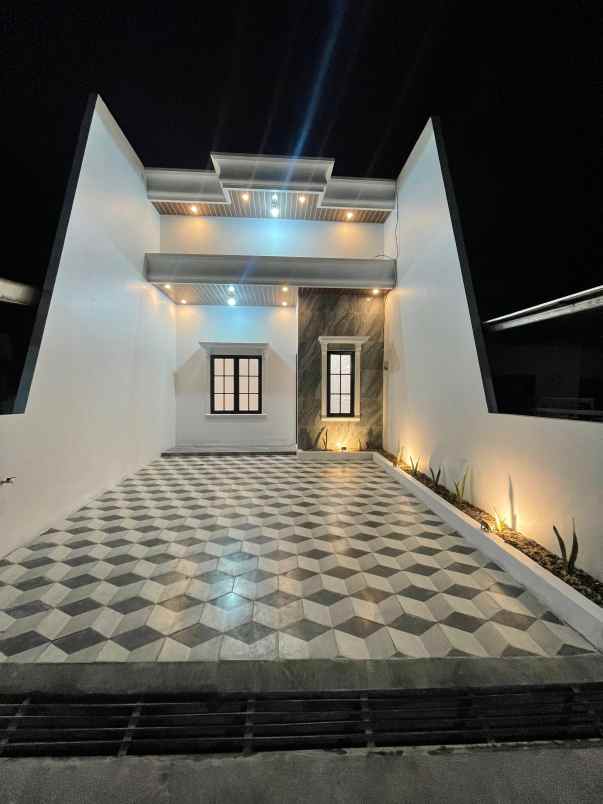 dijual rumah cluster taman legenda