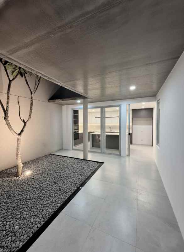 dijual rumah darmo harapan