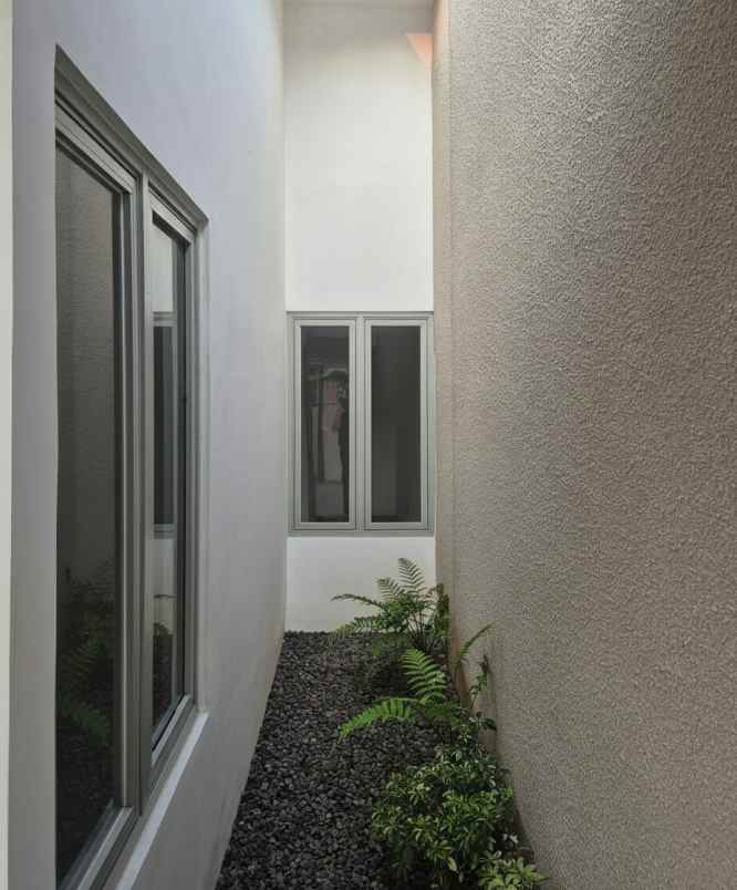 dijual rumah darmo harapan