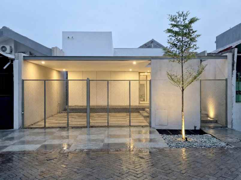 dijual rumah darmo harapan