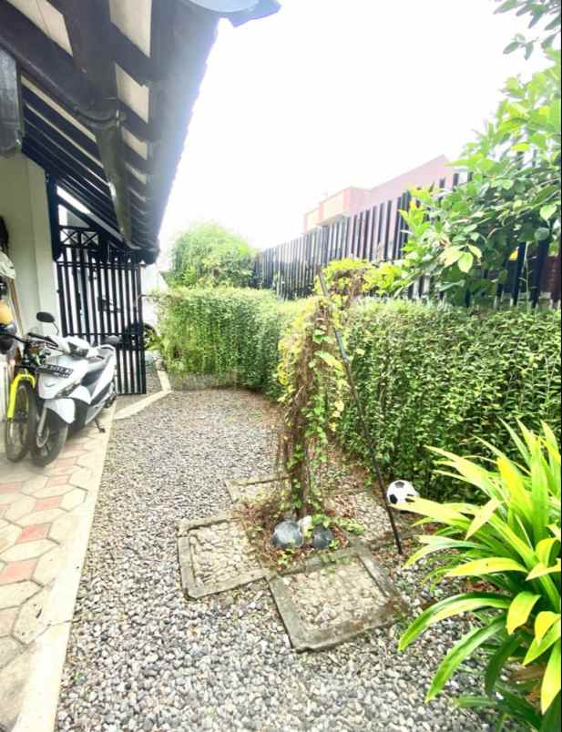 dijual rumah dekat kampus uad