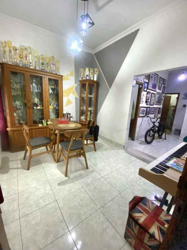 dijual rumah dekat kampus uad