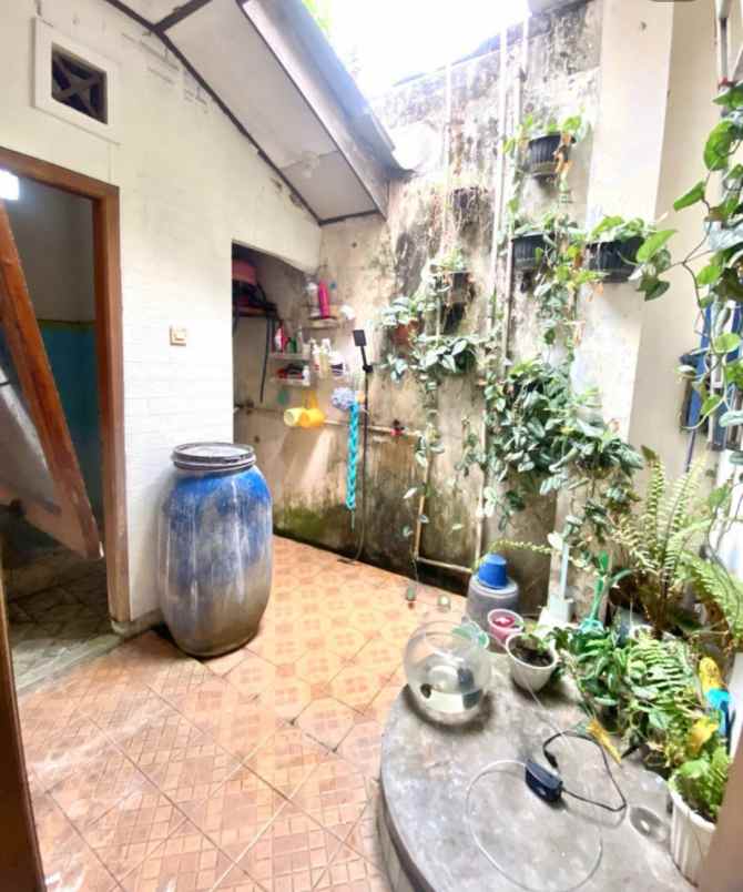 dijual rumah dekat kampus uad