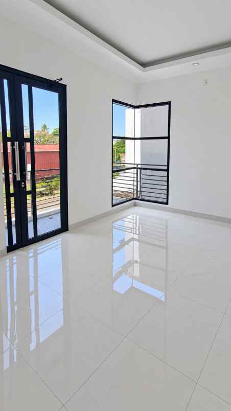 dijual rumah dekat pintu toll kukusan