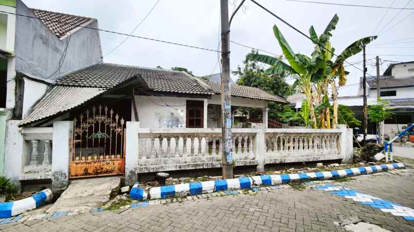 dijual rumah deltasari indah waru