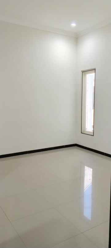 dijual rumah dharmahusada