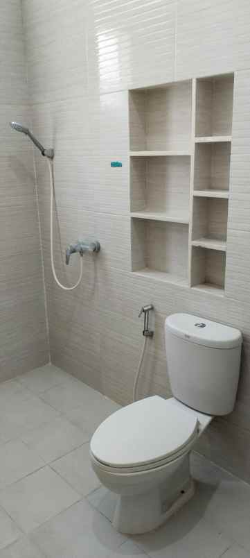 dijual rumah dharmahusada