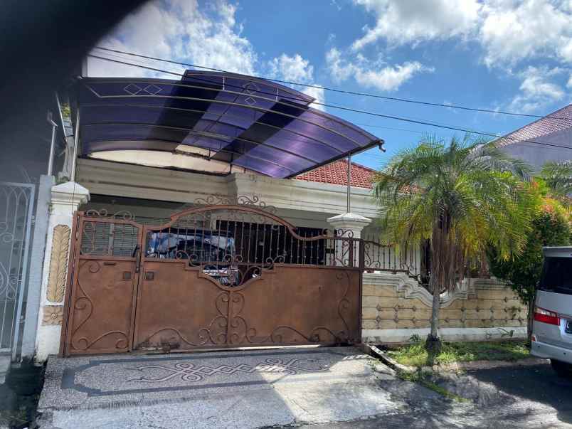 dijual rumah dharmahusada indah