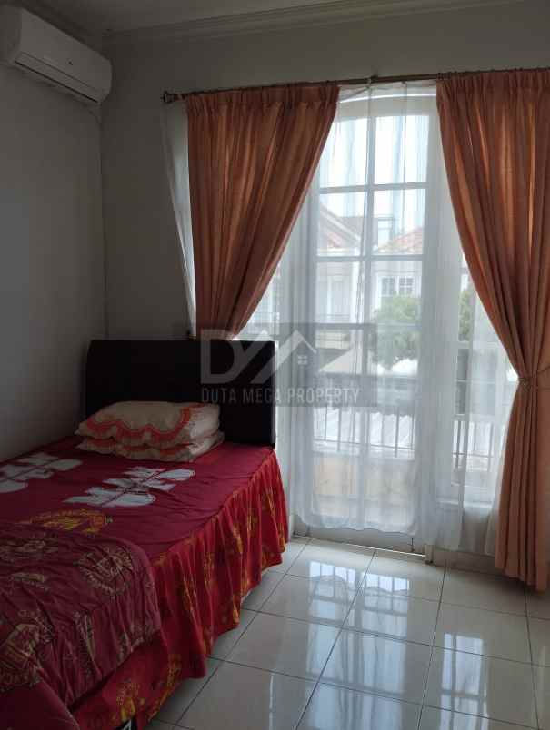 dijual rumah di bsd city