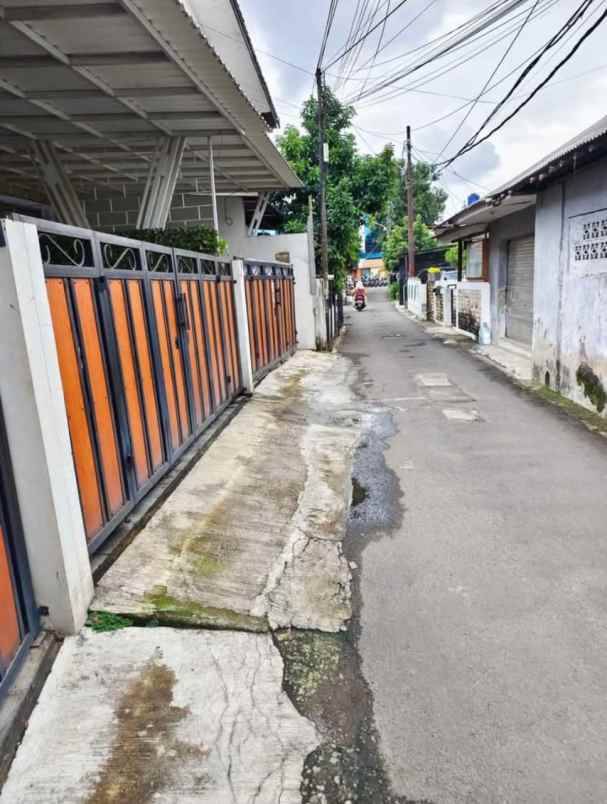 dijual rumah di cipedak jagakarsa jakarta selatan