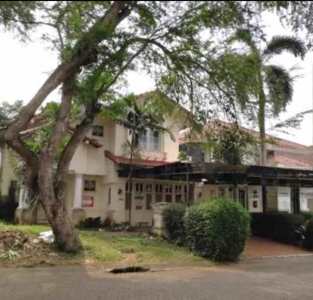 dijual rumah di cluster taman