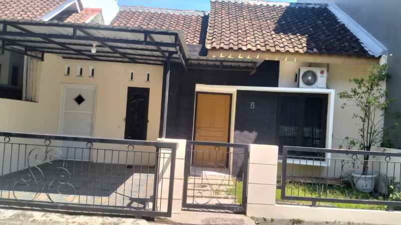 dijual rumah di griya triya indah semarang